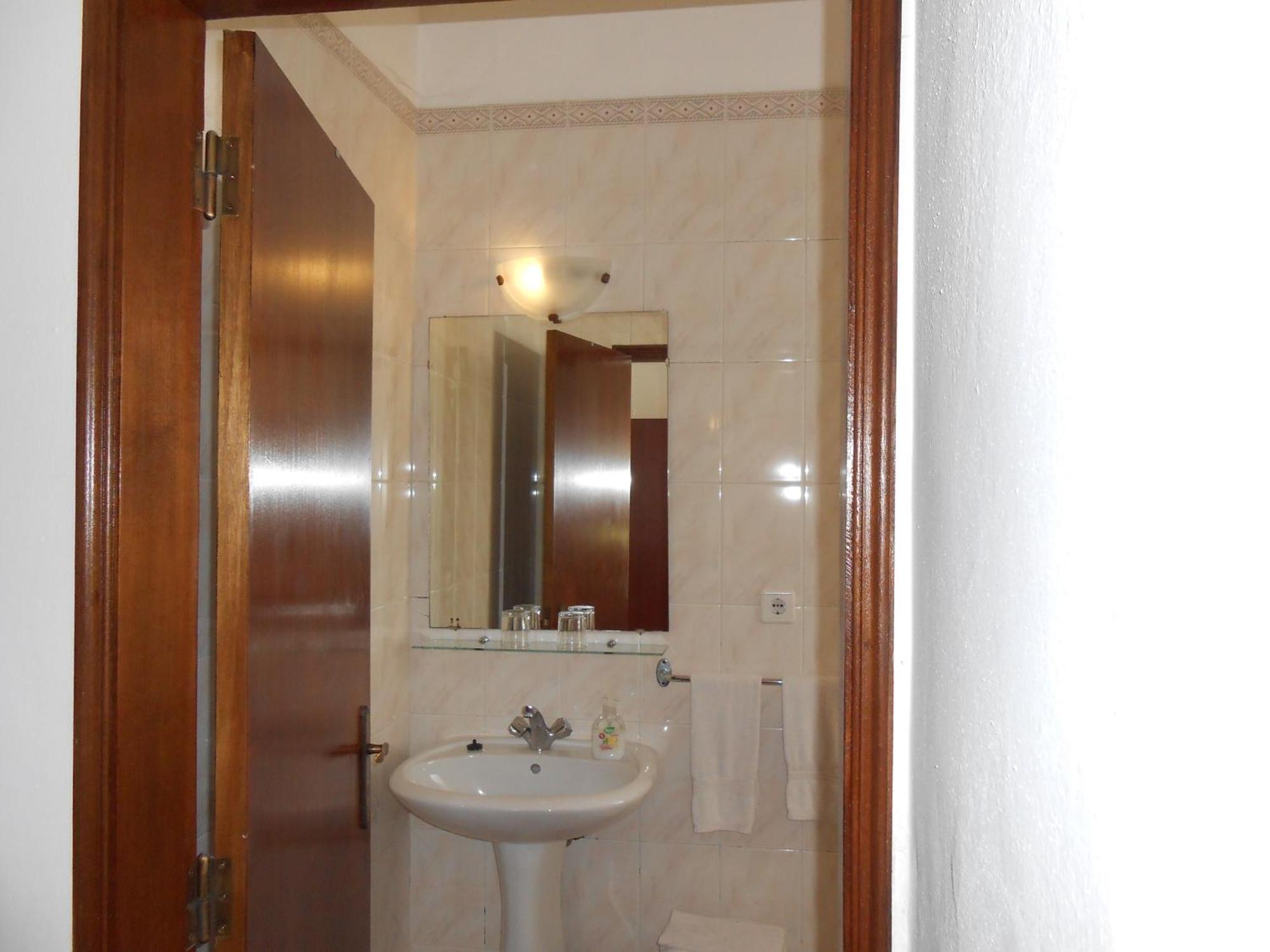 Dona Ana Garden Hotel Lagos Bilik gambar